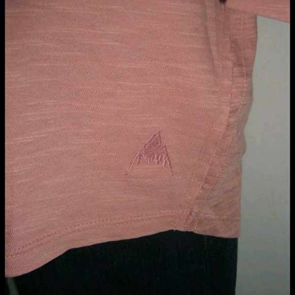 Burton Sports Goods Pink Aztec Raglan Shirt NWT S - Picture 4 of 7